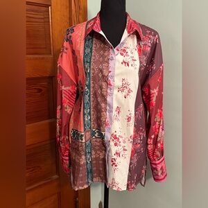 Women’s Long sleeve Floral Button Down Shirt size Medium